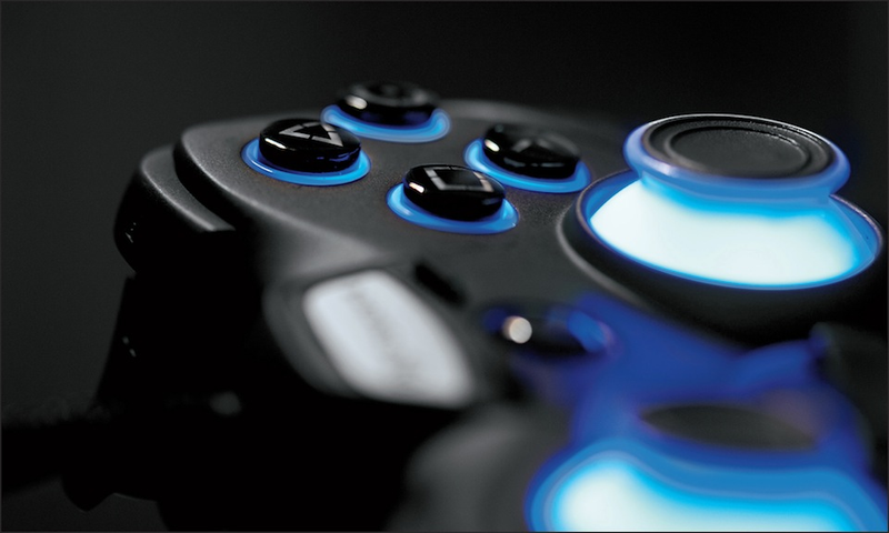 Illustration for article titled The FUS1ON Pro Gaming Controller Makes My Tiny Xbox Thumbsticks Feel Sad and Insignificant